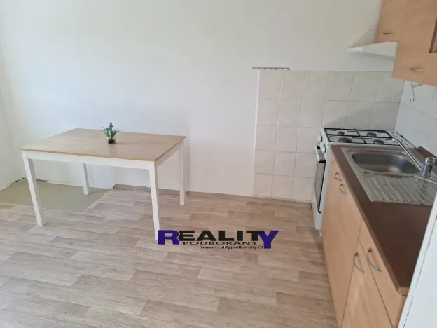 Pronájem bytu 1+1, Žatec, Stavbařů, 40 m2