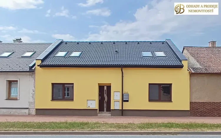 Pronájem bytu 2+kk, Uničov, Stromořadí, 35 m2