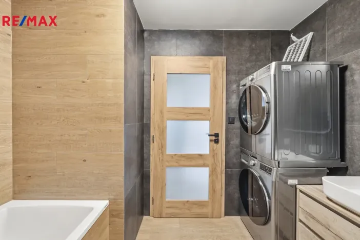 Prodej bytu 1+1, Hradec Králové - Nový Hradec Králové, třída Edvarda Beneše, 41 m2