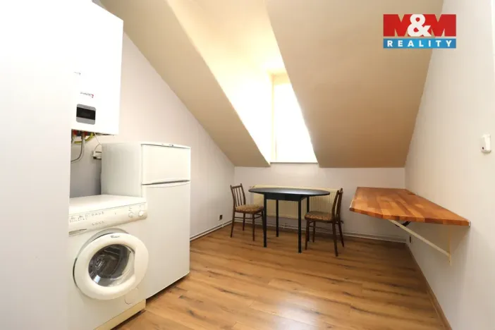 Pronájem bytu 1+1, Karlovy Vary, Jaltská, 46 m2