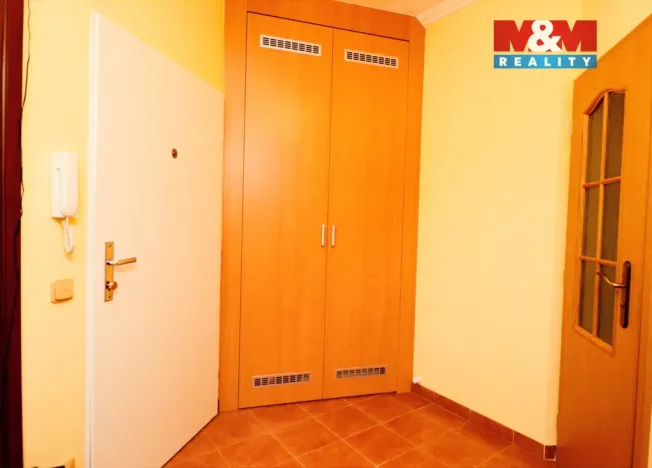 Pronájem bytu 1+1, Karlovy Vary, Svahová, 50 m2