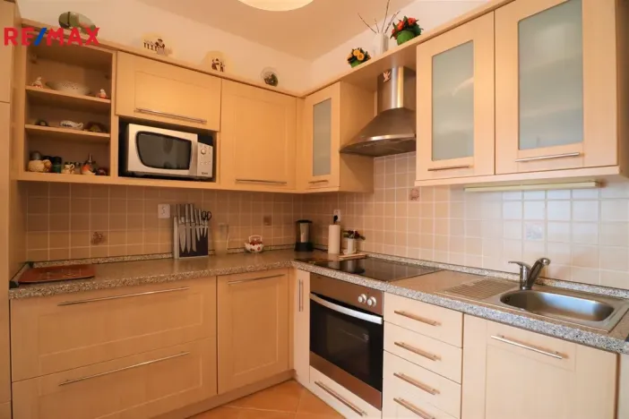 Pronájem bytu 2+kk, Karlovy Vary - Drahovice, Waldertova, 61 m2