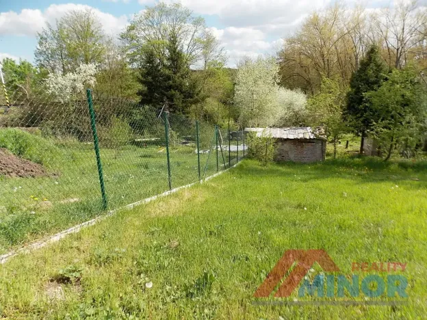 Prodej zahrady, Slaný, Husova, 975 m2