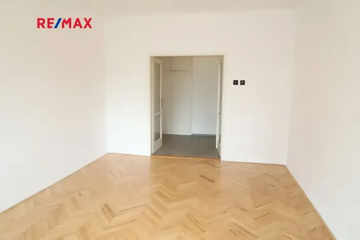 Pronájem bytu 2+1, Praha - Podolí, Podolská, 67 m2