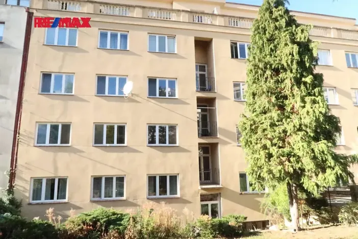 Pronájem bytu 2+1, Praha - Podolí, Podolská, 67 m2