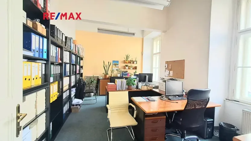 Pronájem kanceláře, Praha - Karlín, Sokolovská, 69 m2