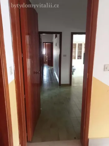 Prodej bytu 3+1, Via Michelangelo, Scalea, Kalábrie, Itálie, 120 m2