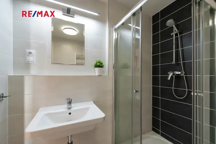 Pronájem bytu 1+kk, Praha - Řeporyje, Kakosova, 35 m2