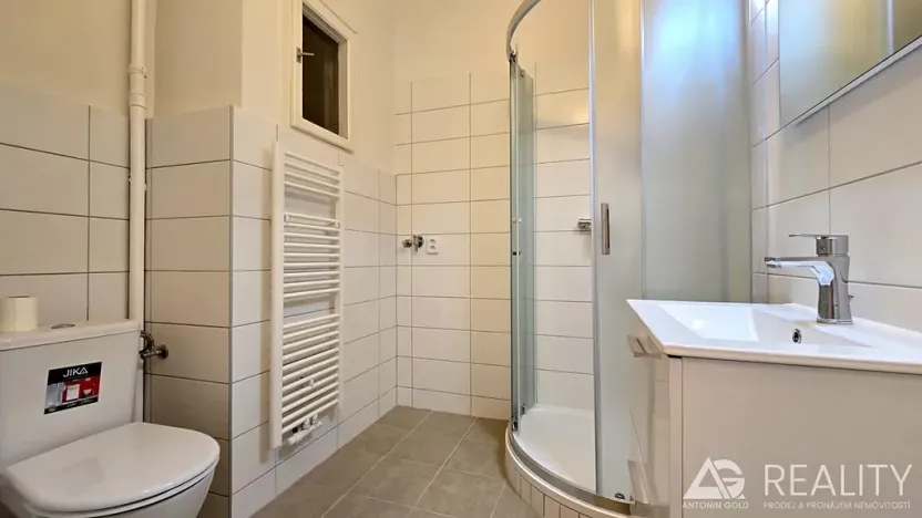 Pronájem bytu 1+kk, Praha - Bubeneč, Terronská, 25 m2