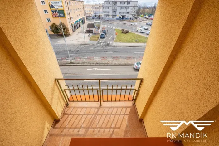 Pronájem bytu 2+kk, Praha - Kobylisy, Kobyliské náměstí, 56 m2
