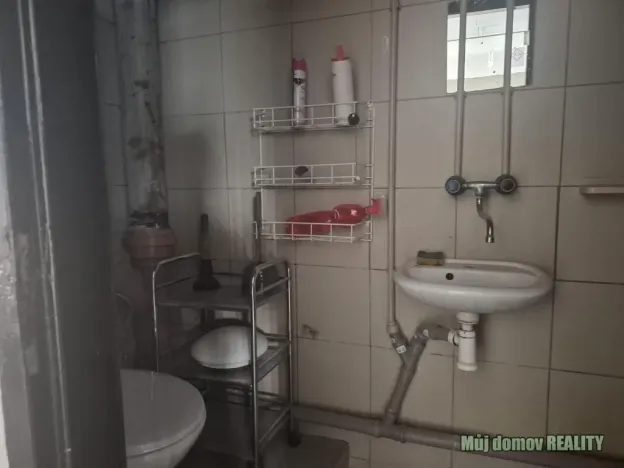 Pronájem výrobních prostor, Praha - Běchovice, Podnikatelská, 695 m2