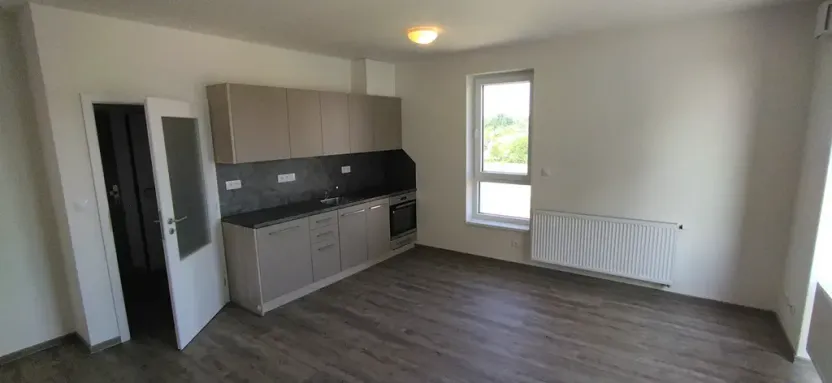 Pronájem bytu 1+kk, Praha - Hloubětín, Za černým mostem, 36 m2