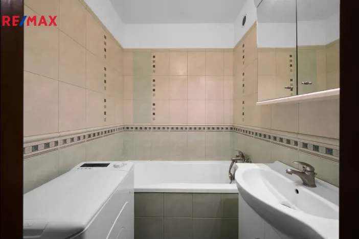 Pronájem bytu 2+1, Pardubice - Zelené Předměstí, nábřeží Závodu míru, 59 m2