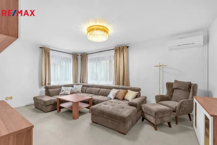 Prodej rodinného domu, Smiřice, Husova, 250 m2