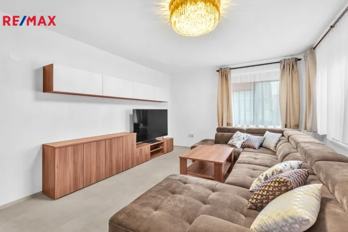 Prodej rodinného domu, Smiřice, Husova, 250 m2