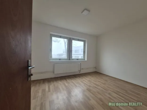 Pronájem ubytování, Praha - Uhříněves, Přátelství, 626 m2