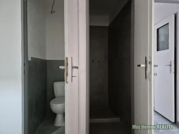 Pronájem ubytování, Praha - Uhříněves, Přátelství, 626 m2