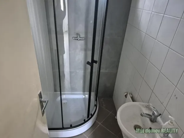 Pronájem ubytování, Praha - Uhříněves, Přátelství, 626 m2