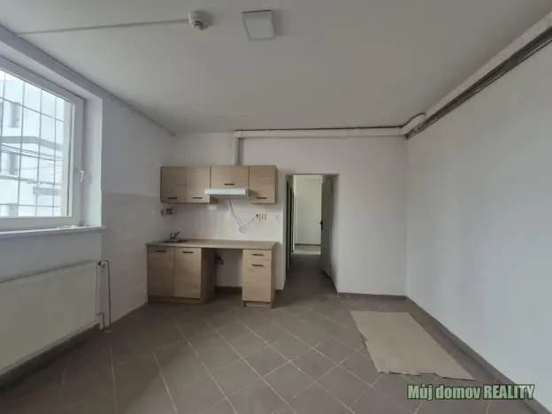 Pronájem ubytování, Praha - Uhříněves, Přátelství, 626 m2