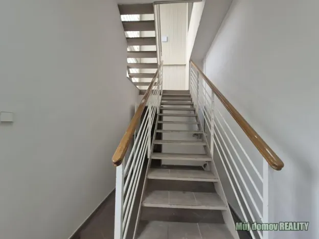 Pronájem ubytování, Praha - Uhříněves, Přátelství, 626 m2