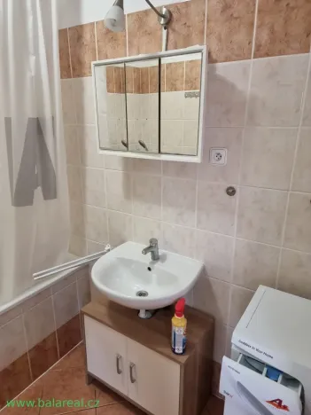 Pronájem atypického bytu, Brno - Židenice, Bělohorská, 84 m2