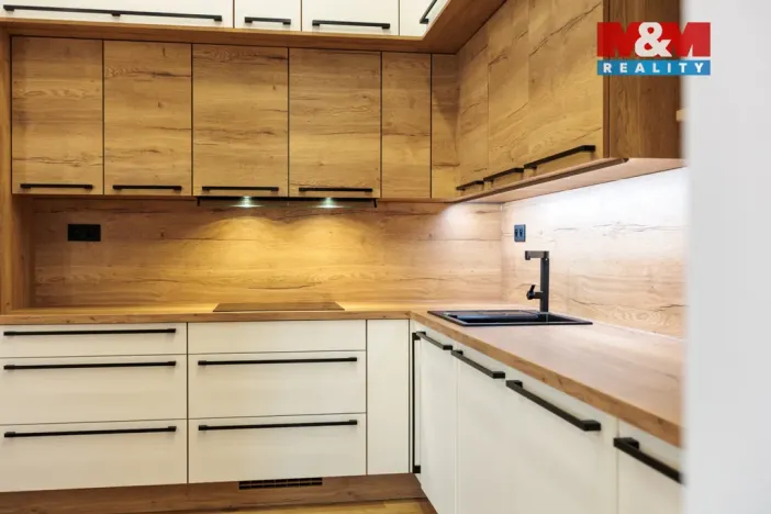 Prodej bytu 2+1, Karlovy Vary, Bělehradská, 96 m2