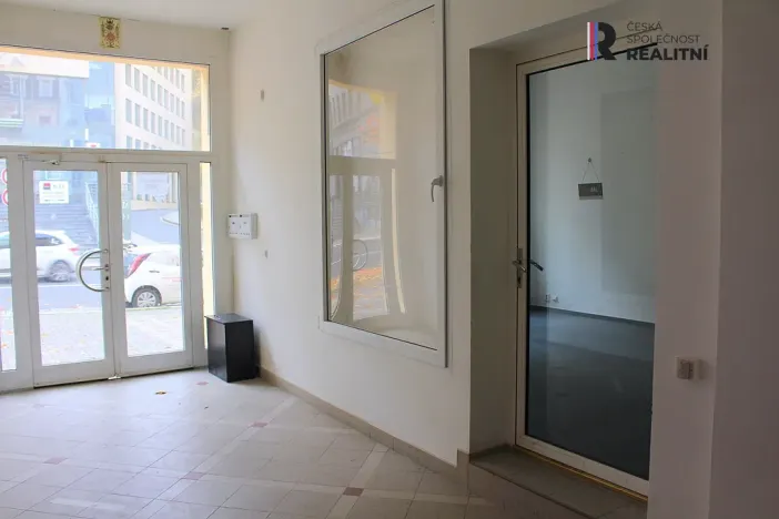 Pronájem obchodního prostoru, Karlovy Vary, Moskevská, 20 m2