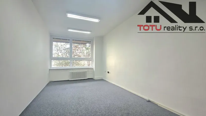 Pronájem kanceláře, Chrudim, Palackého třída, 17 m2
