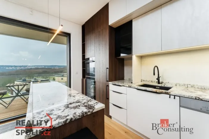 Pronájem bytu 2+kk, Praha - Smíchov, Podbělohorská, 62 m2