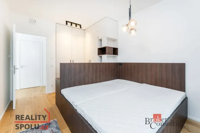 Pronájem bytu 2+kk, Praha - Smíchov, Podbělohorská, 62 m2