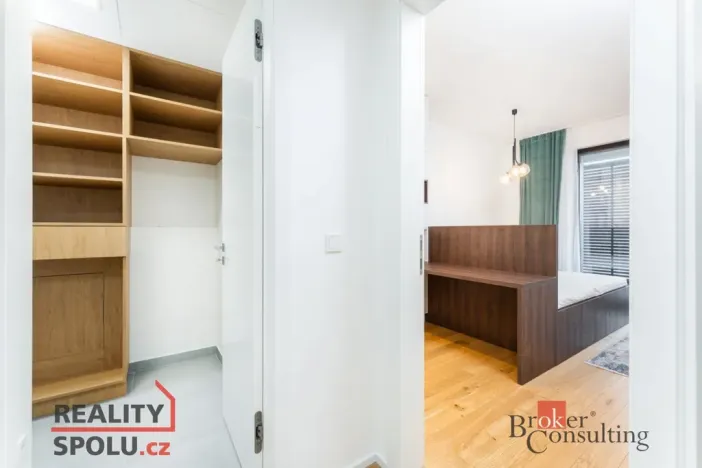 Pronájem bytu 2+kk, Praha - Smíchov, Podbělohorská, 62 m2