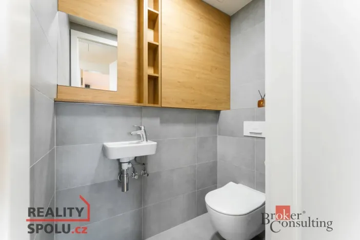 Pronájem bytu 2+kk, Praha - Smíchov, Podbělohorská, 62 m2