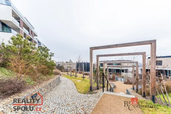 Pronájem bytu 2+kk, Praha - Smíchov, Podbělohorská, 62 m2