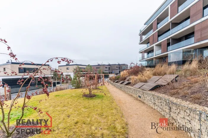 Pronájem bytu 2+kk, Praha - Smíchov, Podbělohorská, 62 m2