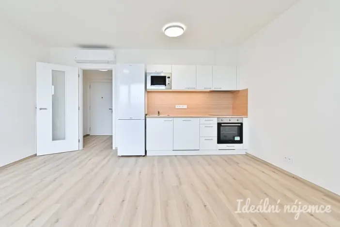 Pronájem bytu 1+kk, 33 m2