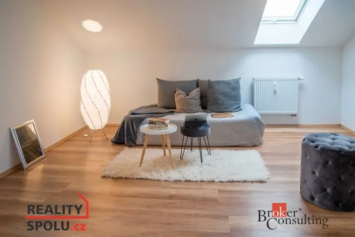 Prodej bytu 2+kk, Šestajovice, Komenského, 69 m2