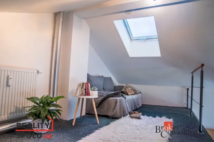 Prodej bytu 2+kk, Šestajovice, Komenského, 69 m2