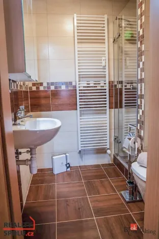 Prodej bytu 2+kk, Šestajovice, Komenského, 69 m2