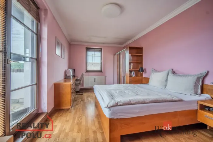 Prodej rodinného domu, Praha - Horní Počernice, Zárybnická, 307 m2