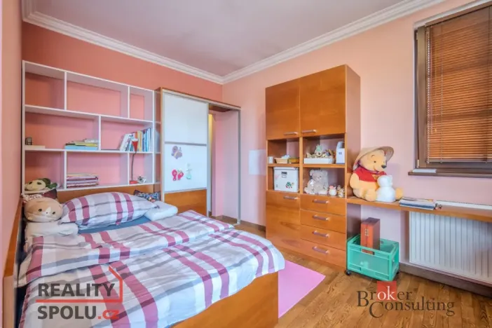 Prodej rodinného domu, Praha - Horní Počernice, Zárybnická, 307 m2