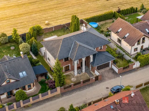 Prodej rodinného domu, Praha - Horní Počernice, Zárybnická, 307 m2