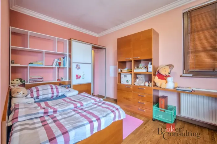 Prodej rodinného domu, Praha - Horní Počernice, Zárybnická, 307 m2