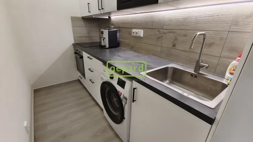 Pronájem bytu 2+kk, Brno - Zábrdovice, Slepá, 37 m2