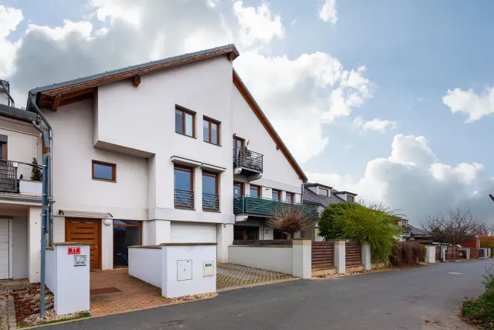 Prodej bytu 2+kk, Veleň - Mírovice, Polní, 49 m2