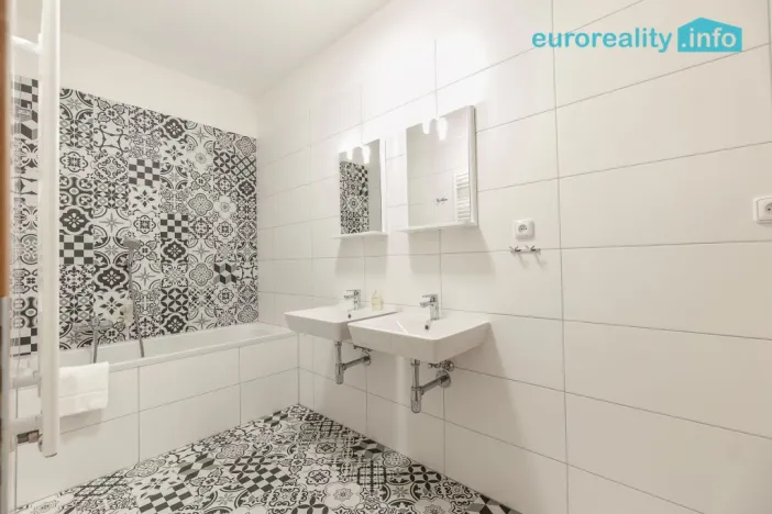 Pronájem bytu 2+1, Mladá Boleslav, náměstí Míru, 69 m2