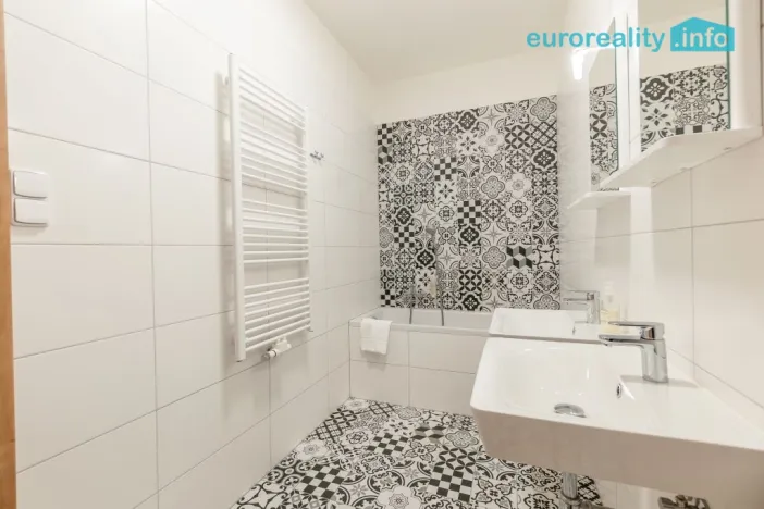 Pronájem bytu 2+1, Mladá Boleslav, náměstí Míru, 69 m2