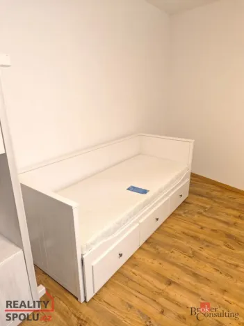 Pronájem bytu 1+kk, Plzeň - Skvrňany, Domažlická, 25 m2