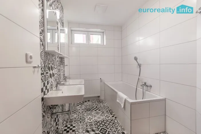 Pronájem bytu 2+1, Mladá Boleslav, náměstí Míru, 73 m2