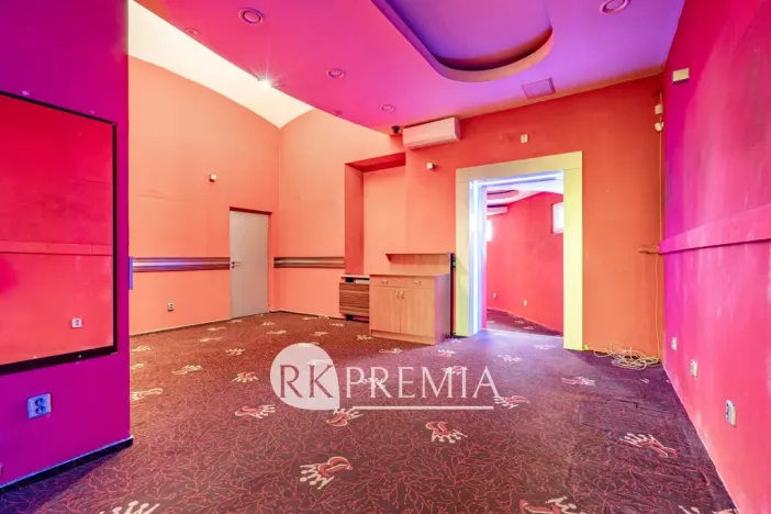 Pronájem obchodního prostoru, Teplice, Školní, 130 m2