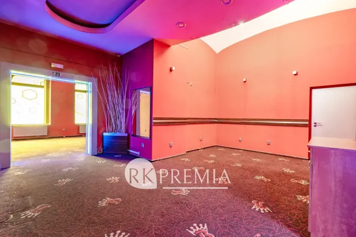 Pronájem obchodního prostoru, Teplice, Školní, 130 m2